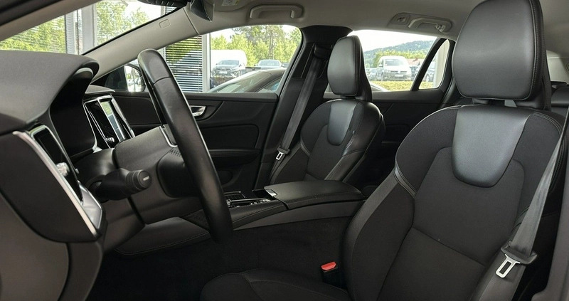 Volvo V60 cena 129900 przebieg: 164529, rok produkcji 2019 z Sztum małe 781